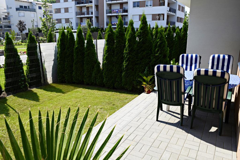 Bamboo Wellness Apartment Siófok Extérieur photo