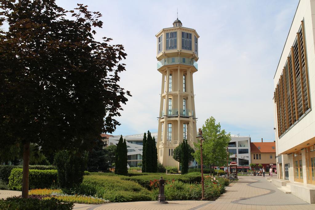 Bamboo Wellness Apartment Siófok Extérieur photo