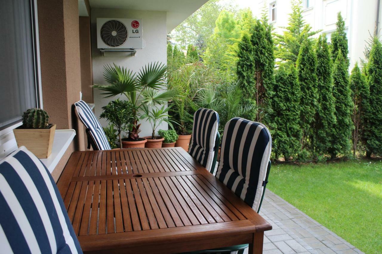 Bamboo Wellness Apartment Siófok Extérieur photo